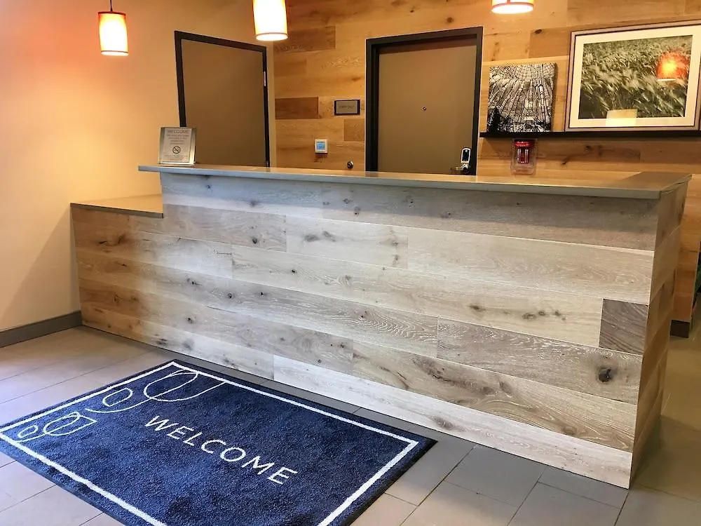 Country & By Radisson Ocean