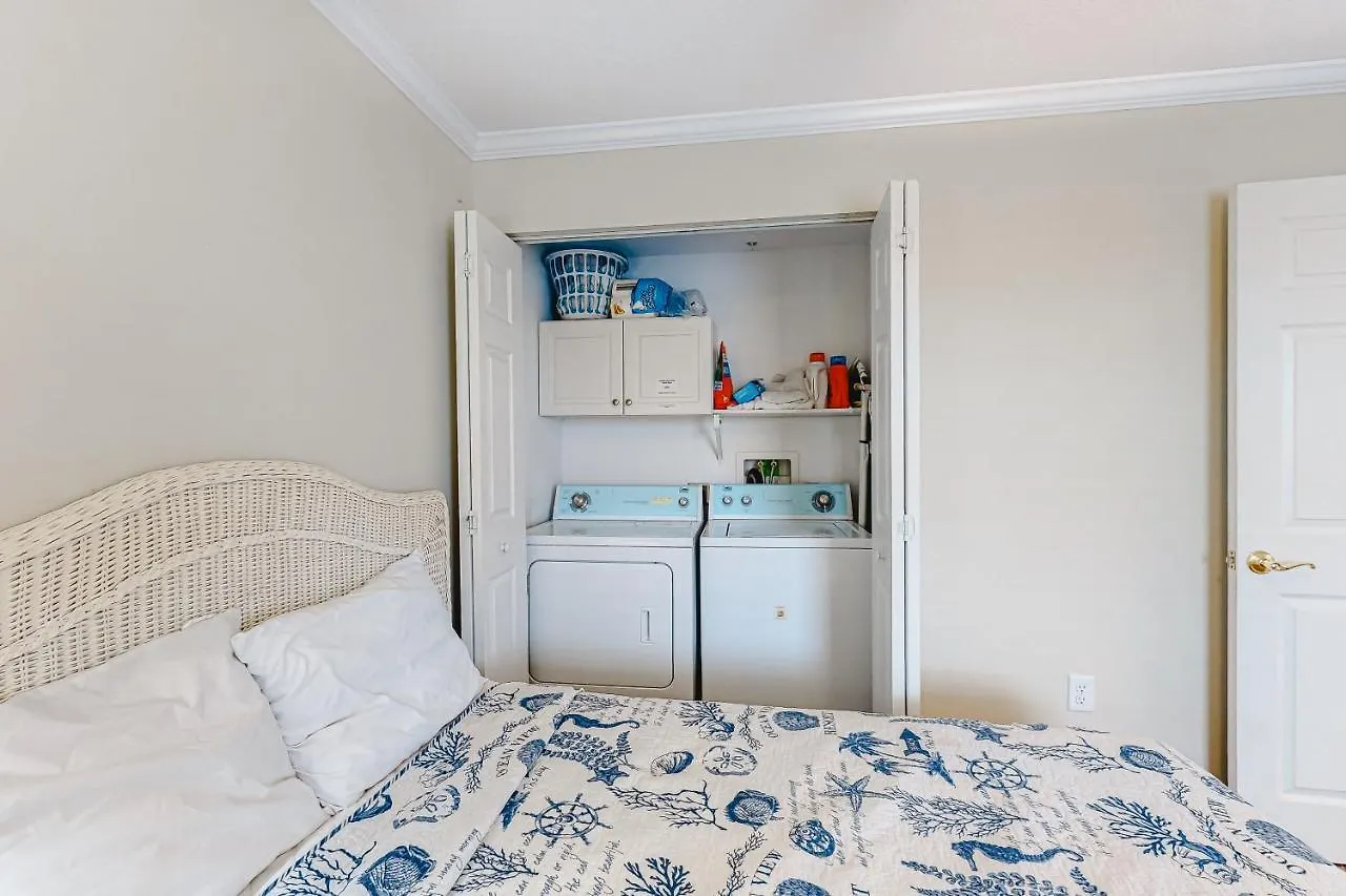 4100 Coastal #102 Apartment *