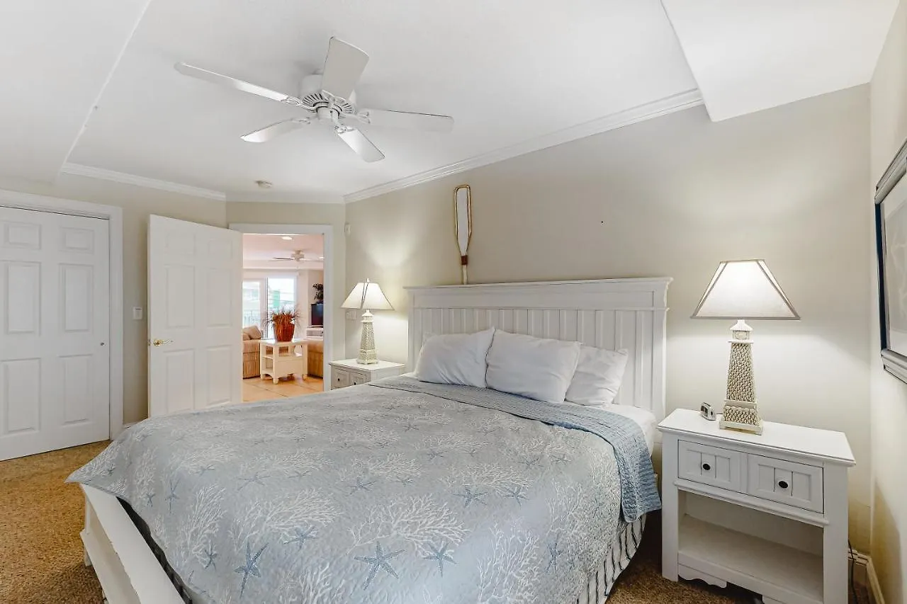 4100 Coastal #102 Apartment *