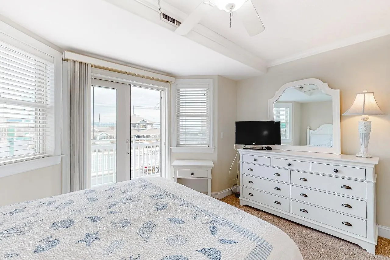 4100 Coastal #102 * Ocean City
