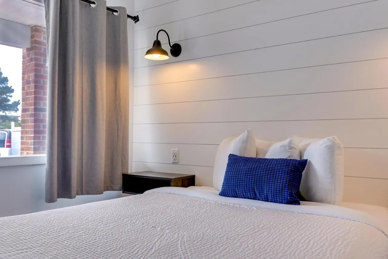 The Shorehouse Motel 2*
