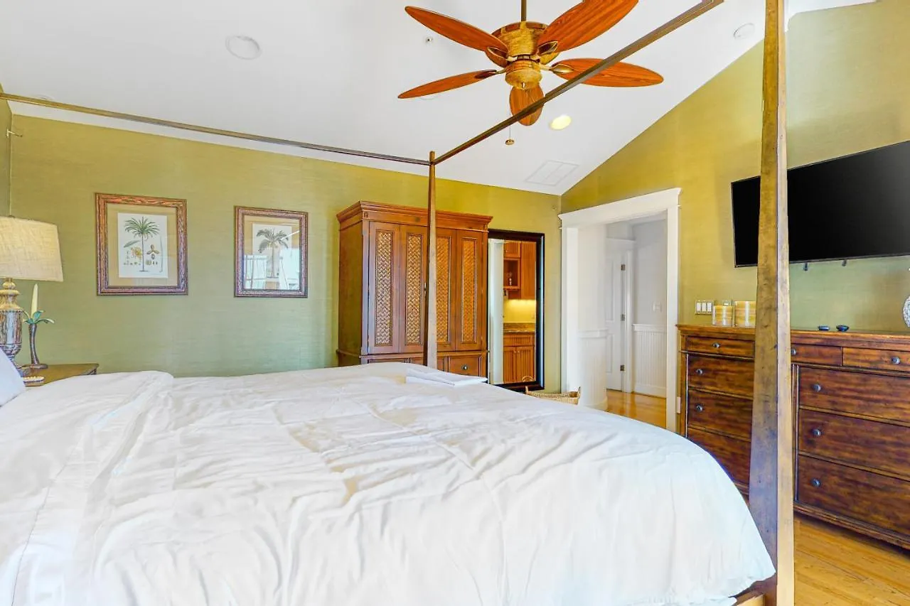 Sunset Island - Beachside Mews 1 & 2 Holiday home