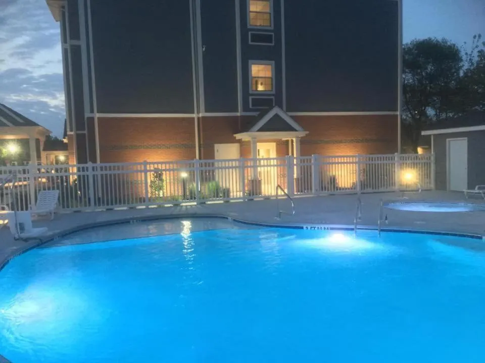 The Shorehouse Motel