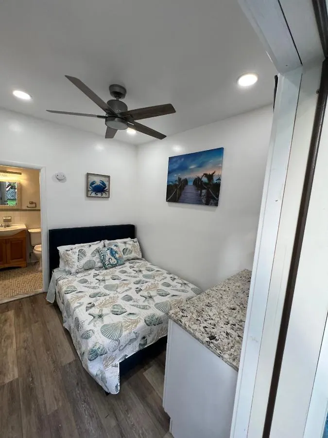 Crystal Sands Apartment *