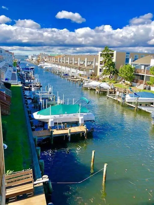 Lucy's Bayside Paradise