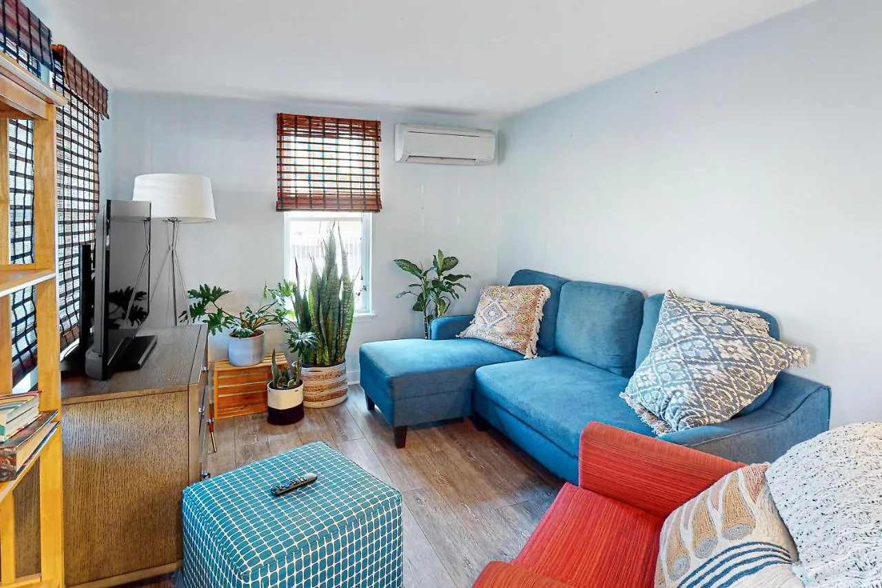 Entire House 12 Street Oceanblock Holiday home *