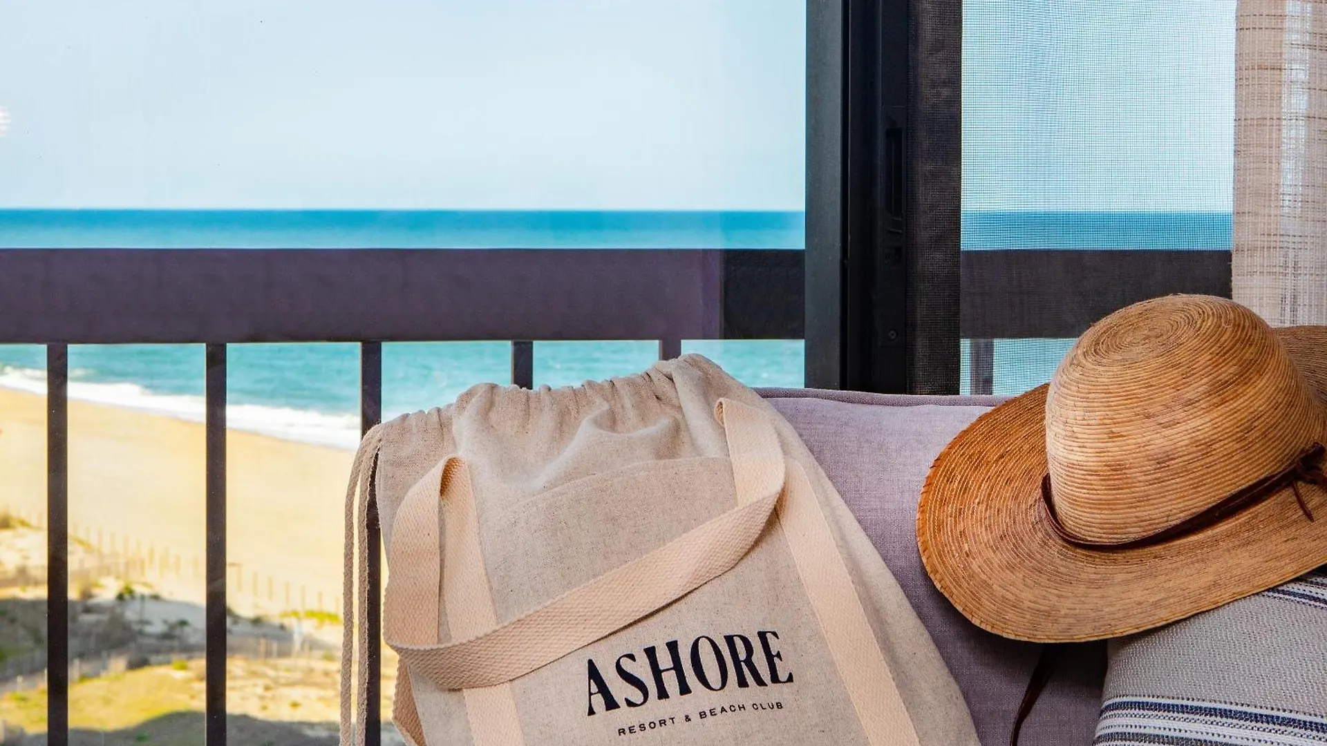 Hotel Ashore & Club