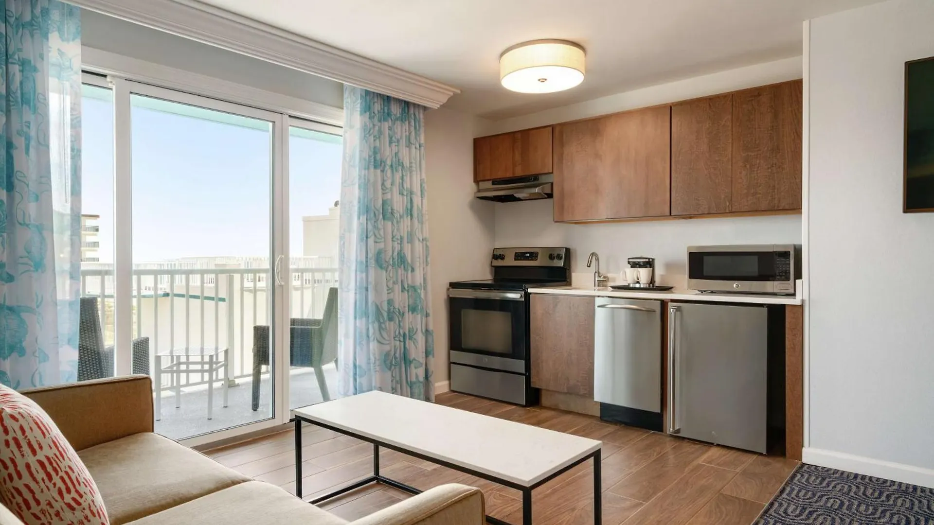 Hotel Doubletree By Hilton Ocean Oceanfront 4*