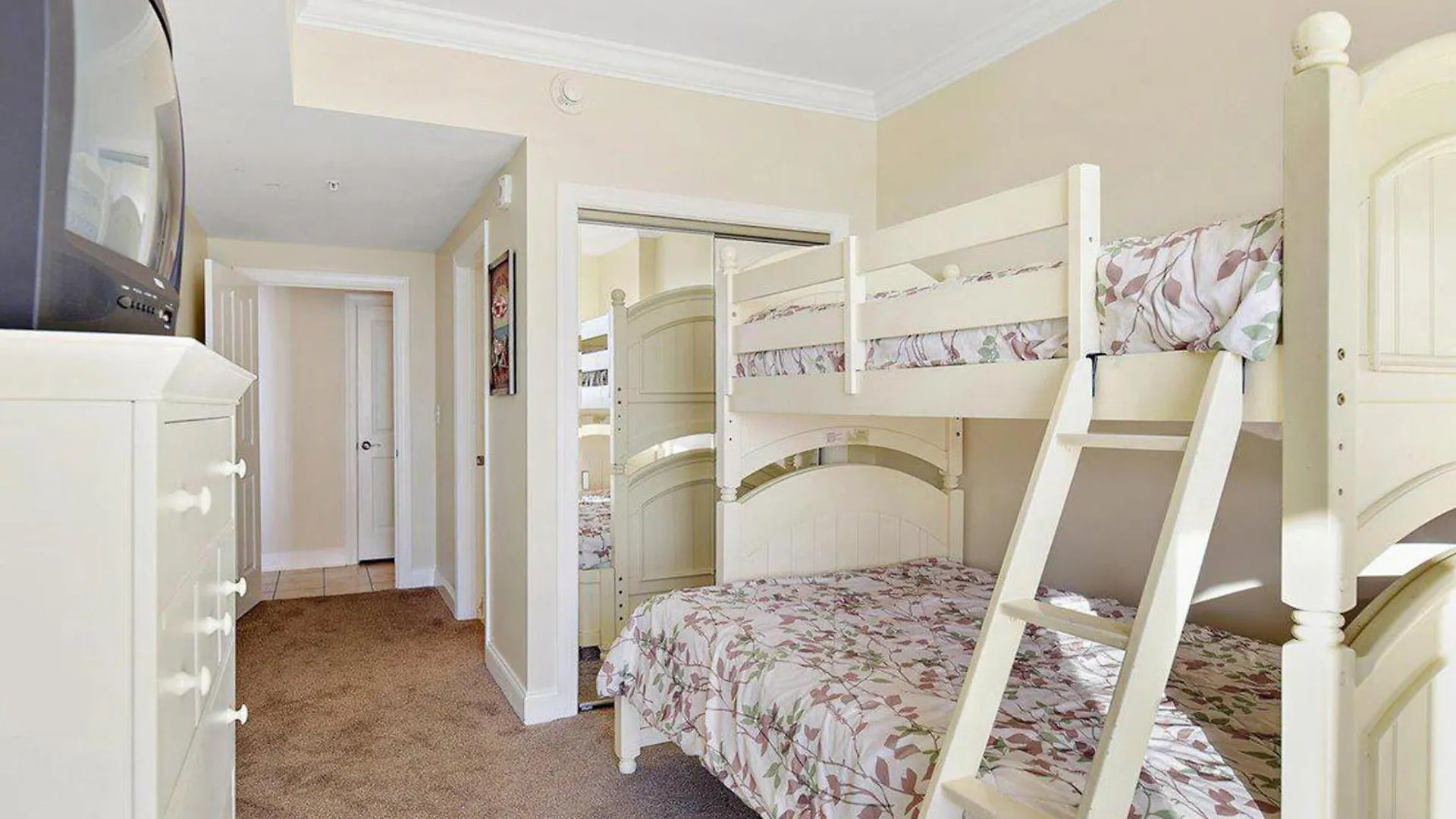 Belmont Towers 410 Apartamento *
