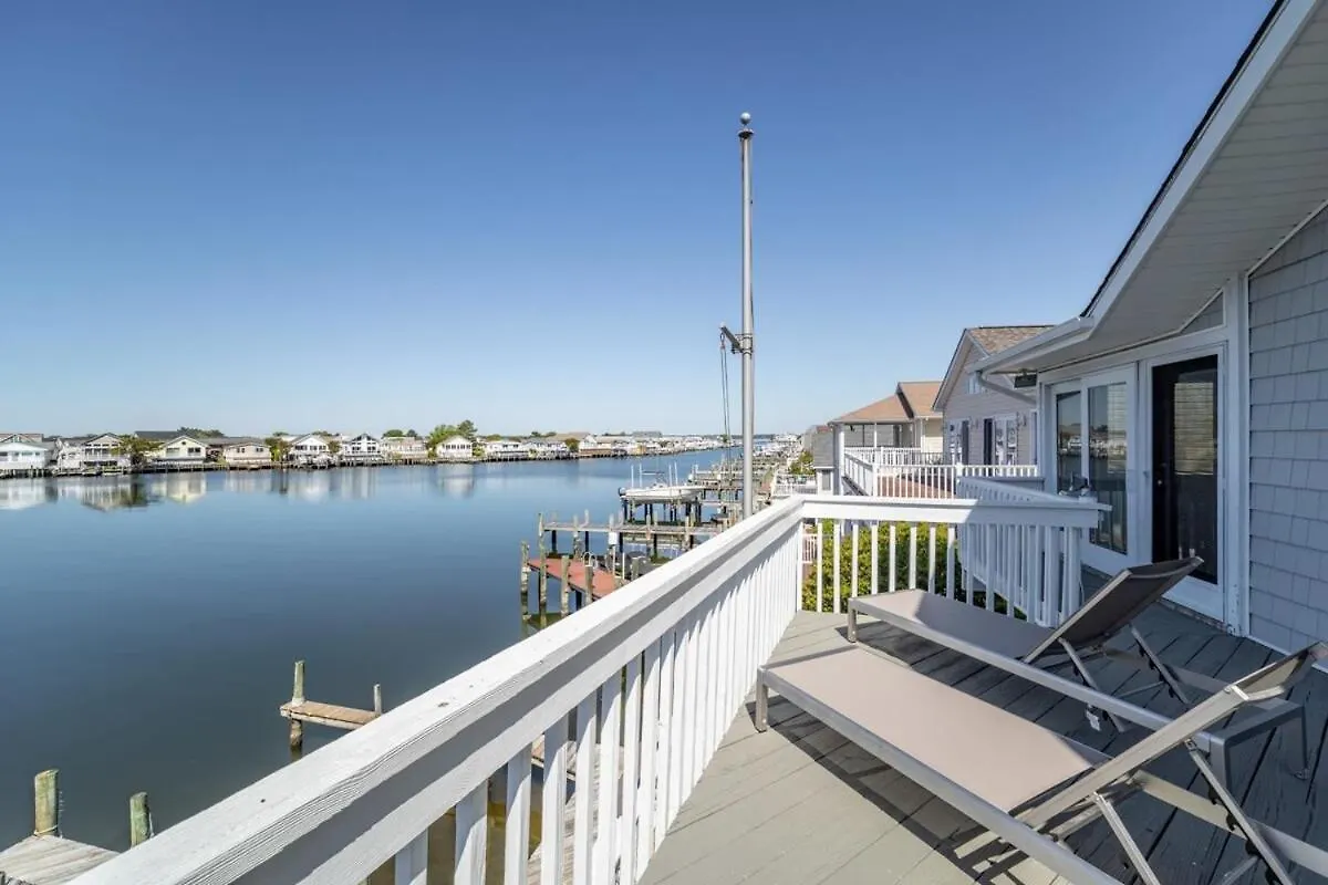 Luxury Waterfront Dock Game Sunset Views Holiday home
