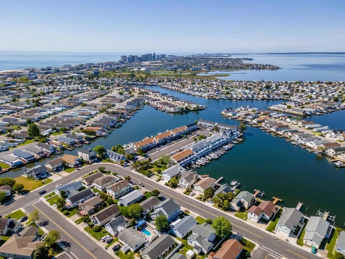 Luxury Waterfront Dock Game Sunset Views Holiday home
