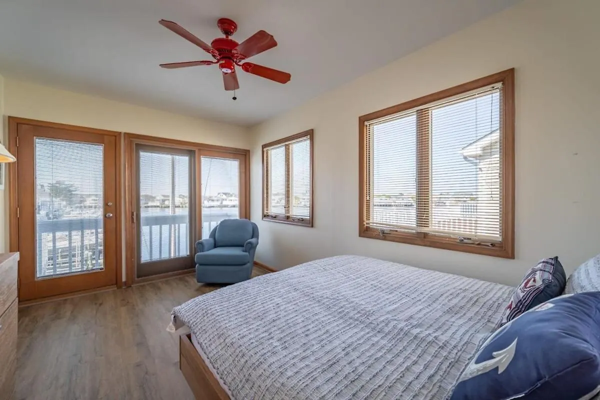 Holiday home Luxury Waterfront Dock Game Sunset Views Ocean City