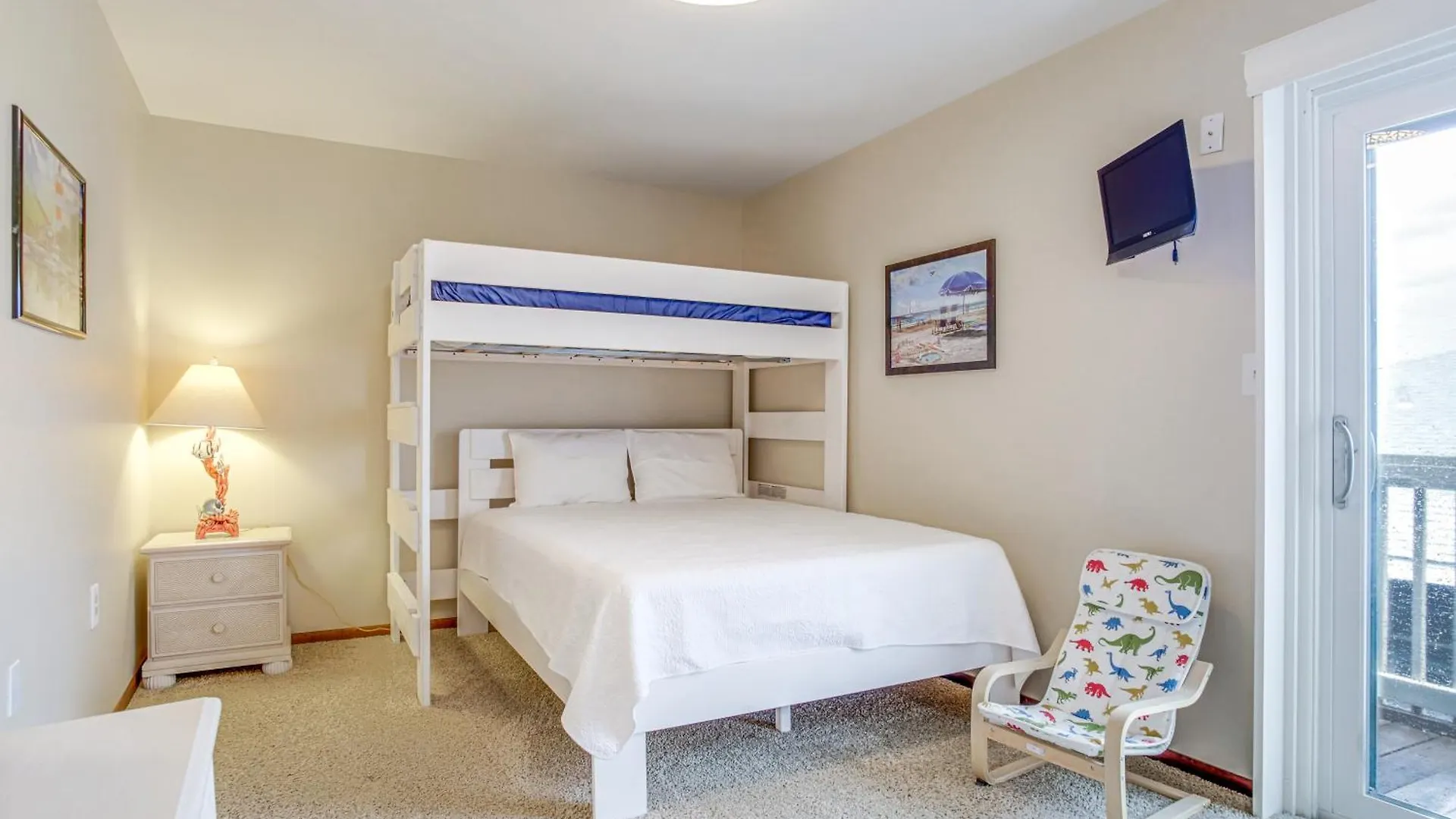 Ocean Getaway, Steps To The Boardwalk! Holiday home Ocean City
