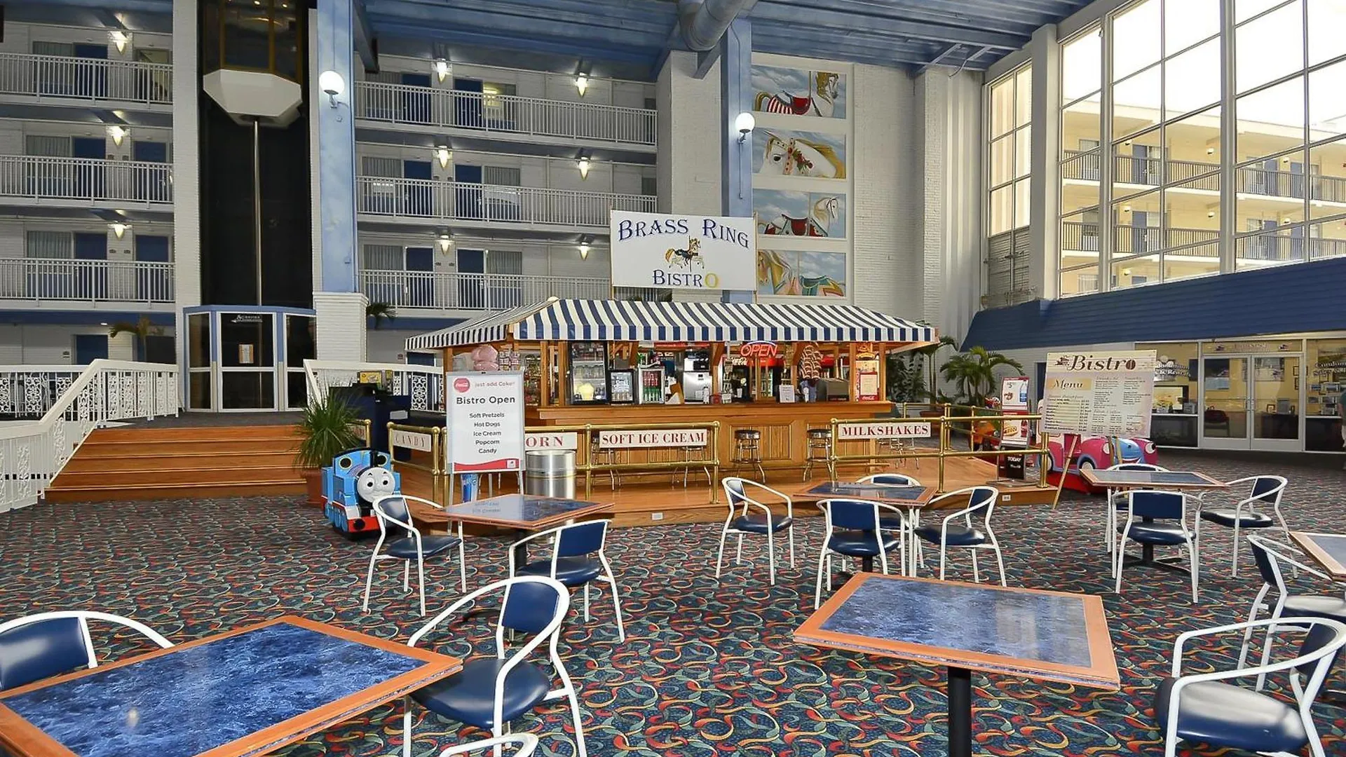 Apartment Carousel 1703