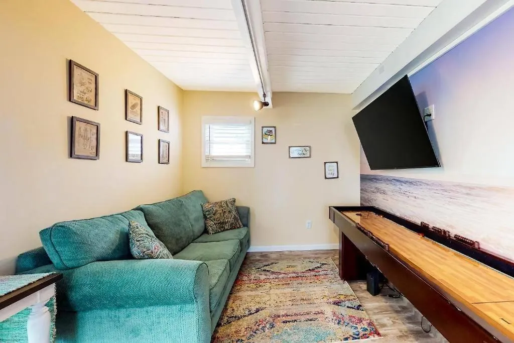 The Orange Crush - 5br Beachfront Family Retreat