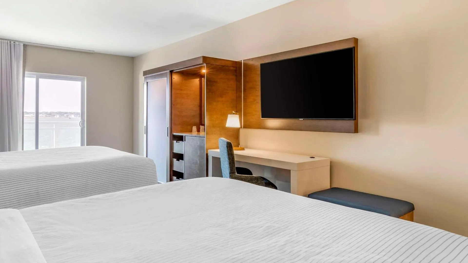 Cambria Ocean - Bayfront