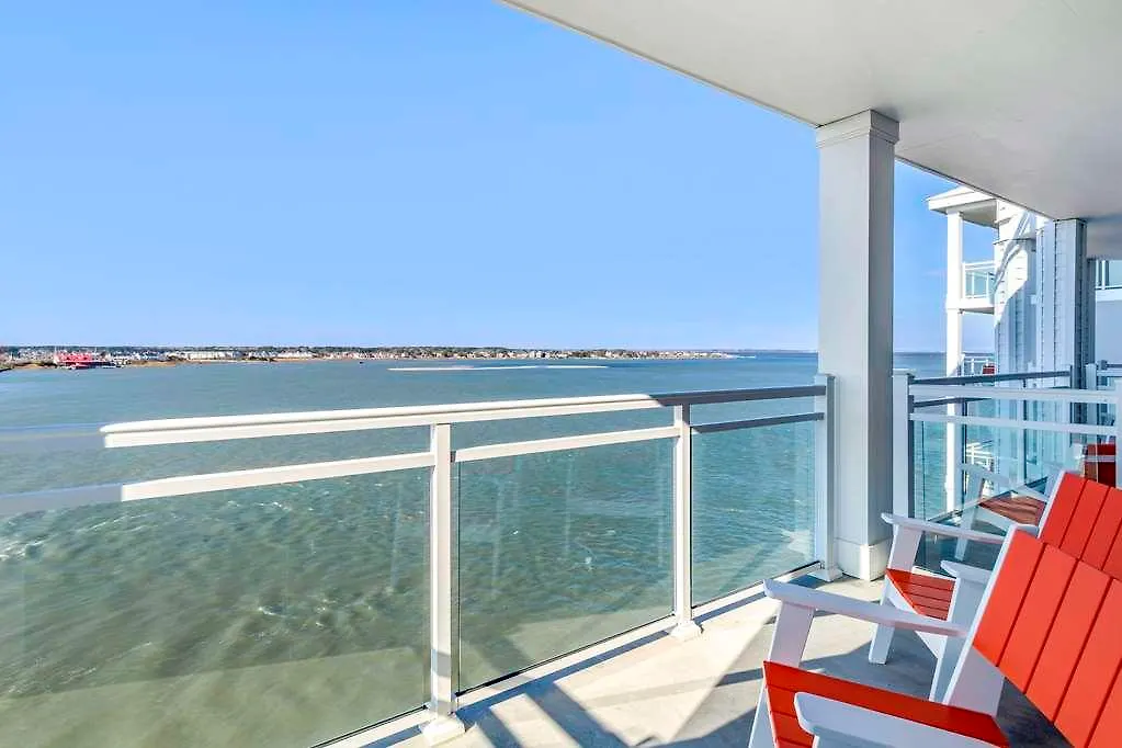 Cambria Ocean - Bayfront