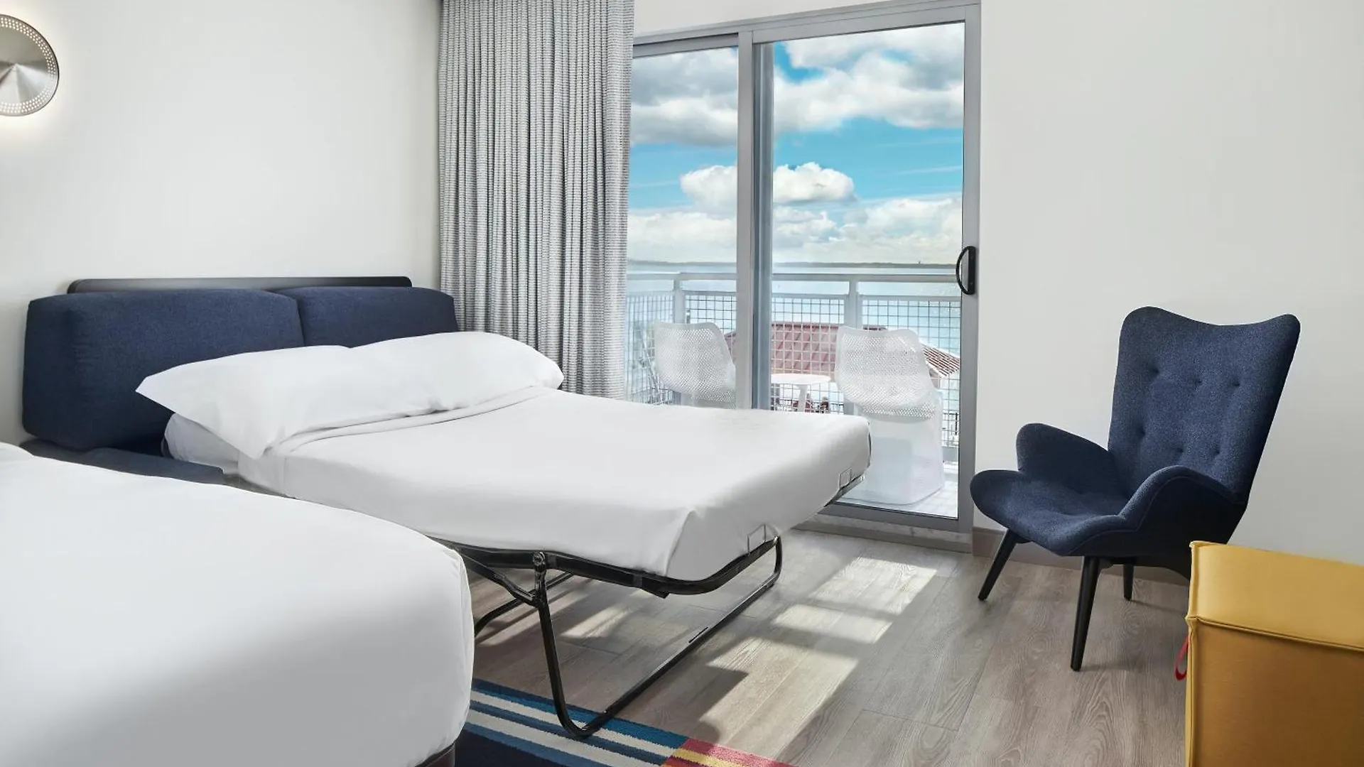 Aloft Ocean 3*