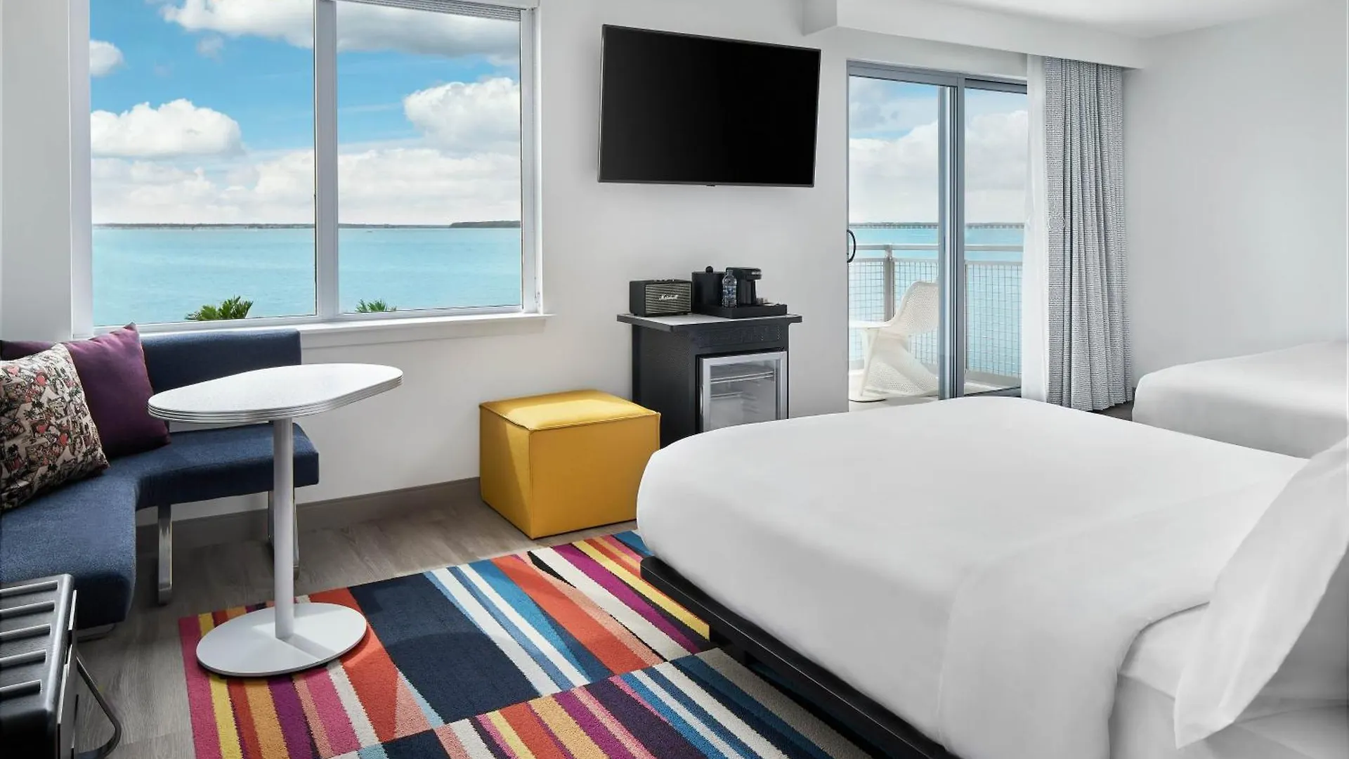 Hotel Aloft Ocean 3*