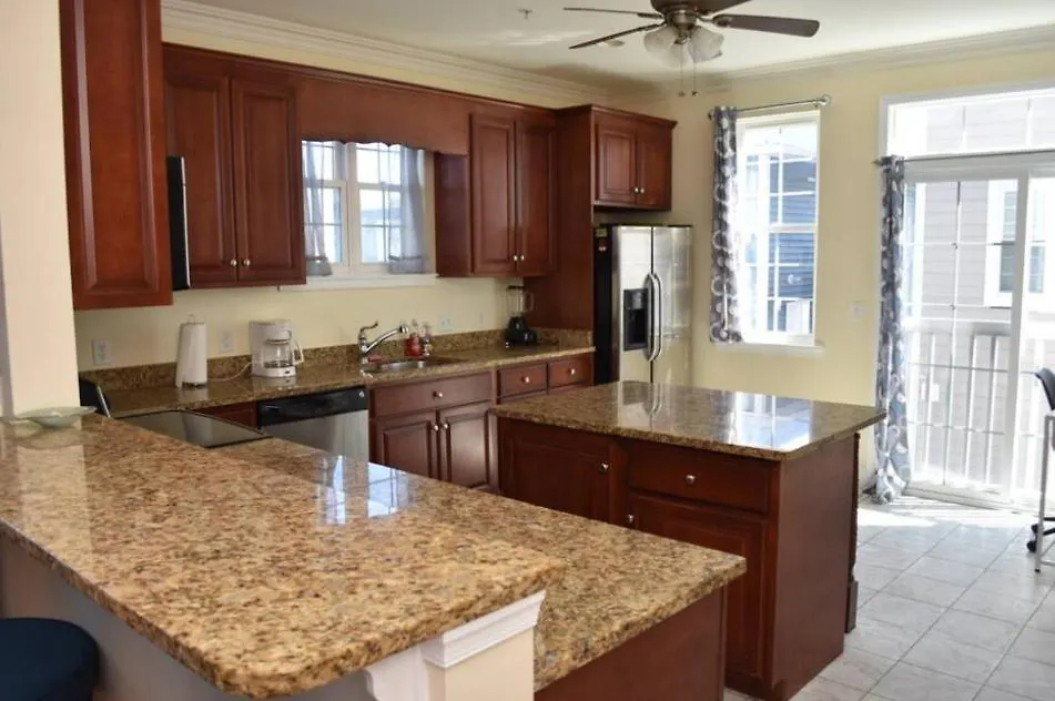 Alexander Mini Mansions 202a *