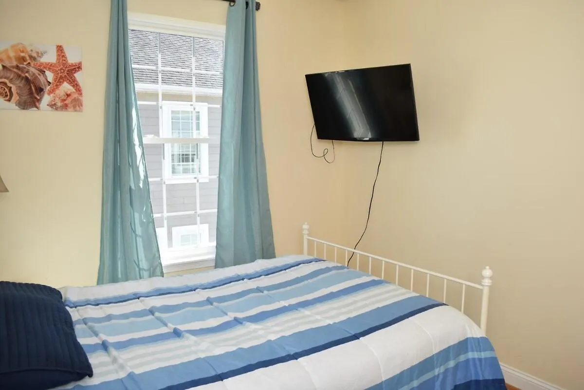 Alexander Mini Mansions 202a *