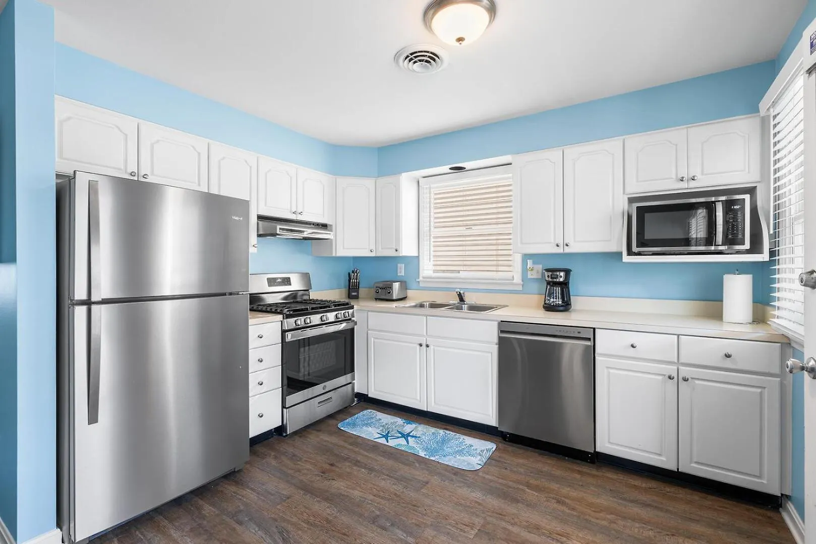 The Barracuda 2 Steps To The 2br Sleeps 6 Apartment Ocean City
