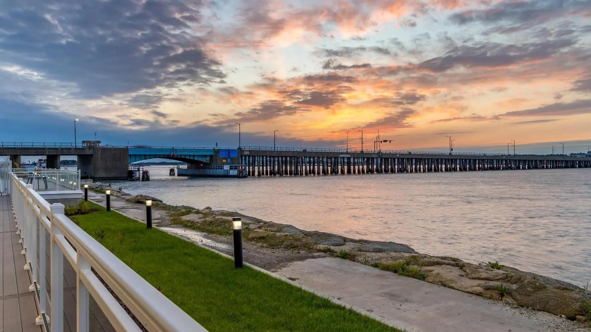 Cambria Ocean - Bayfront 3*