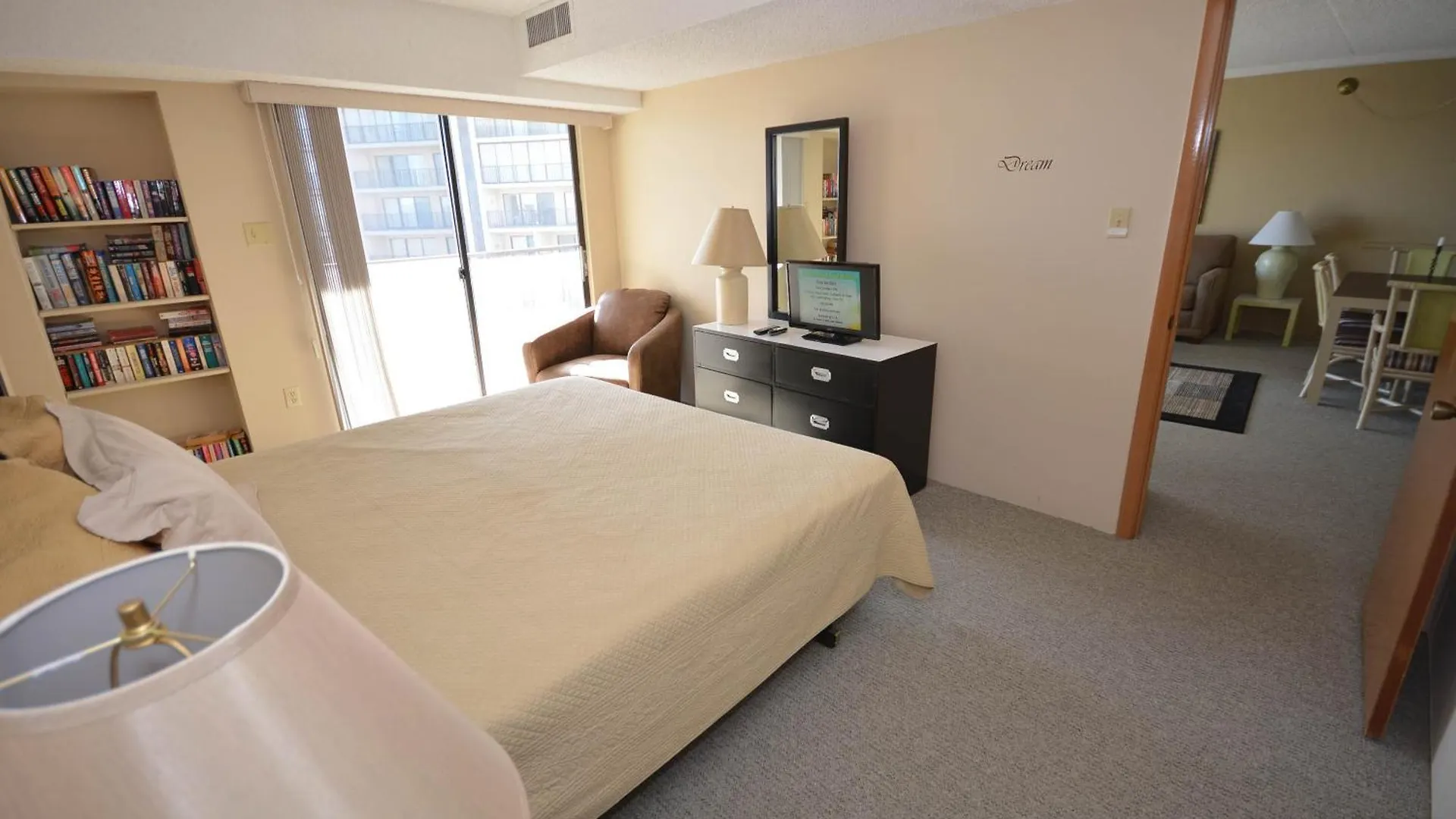 Bluewater East 603 N Apartman *