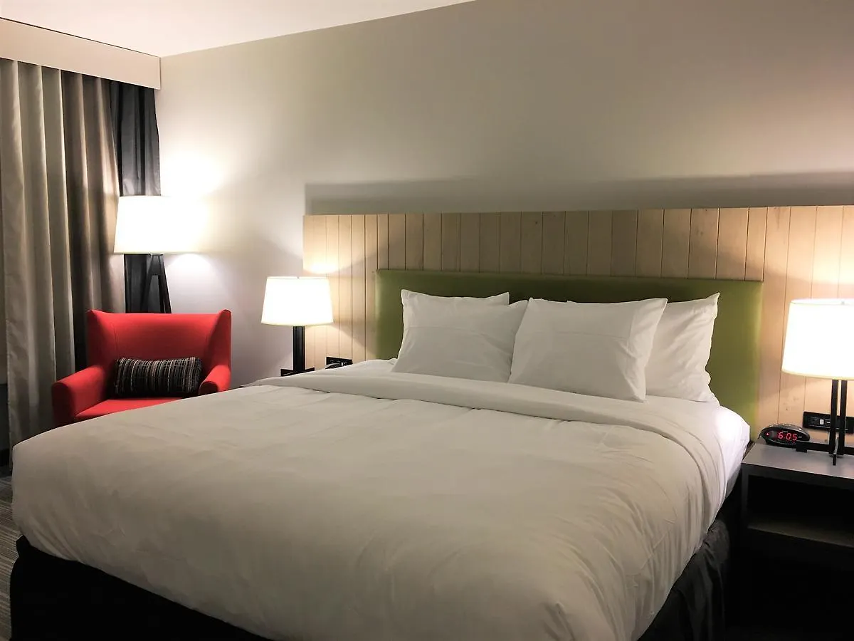 Otel Country & By Radisson Ocean 4*