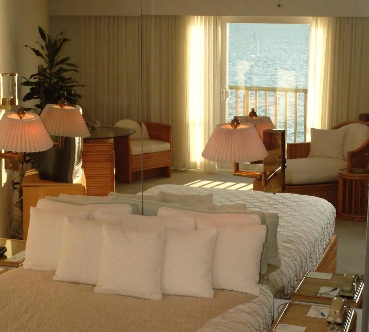 Hotel Lighthouse Club