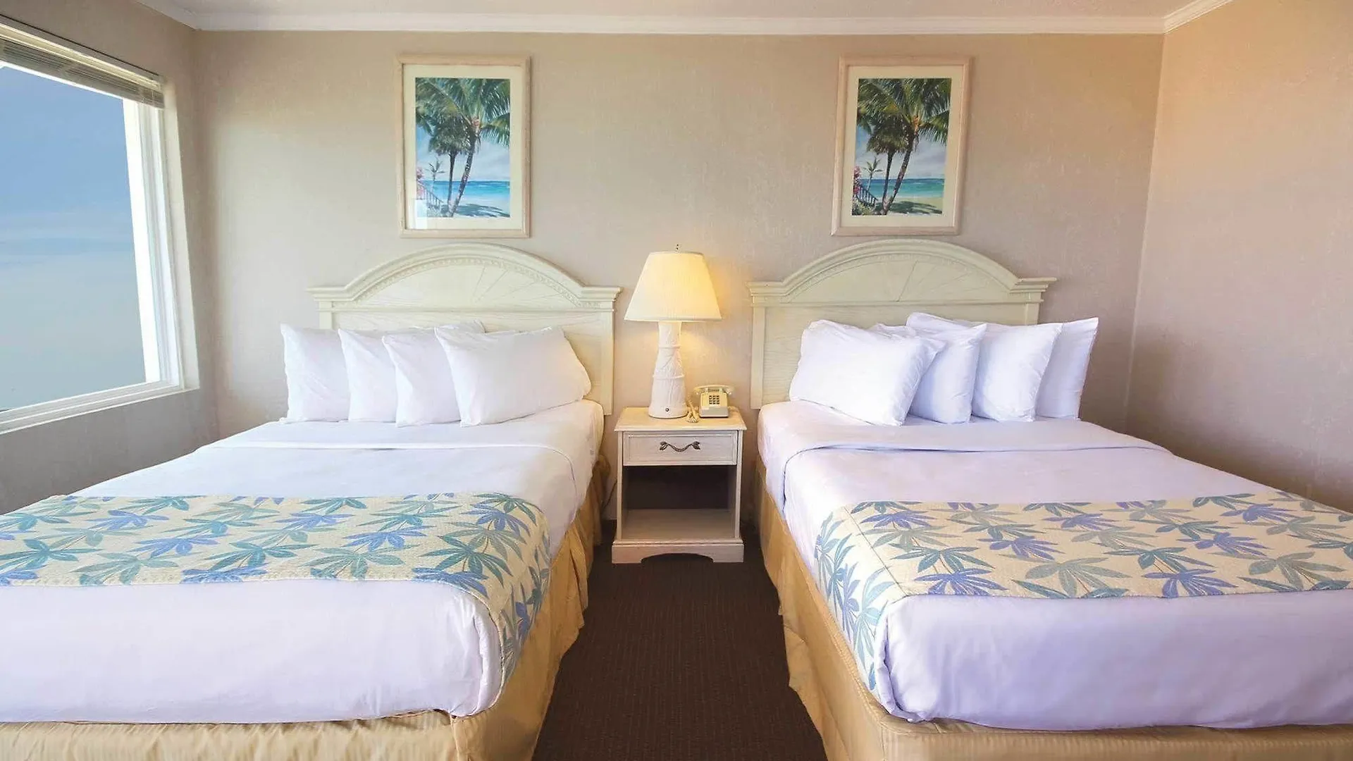 Seabonay Oceanfront Motel