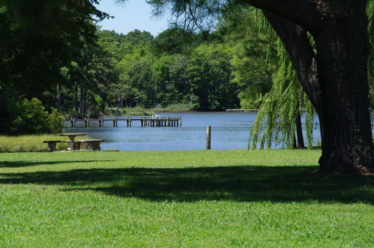 Long Acres & Cottages