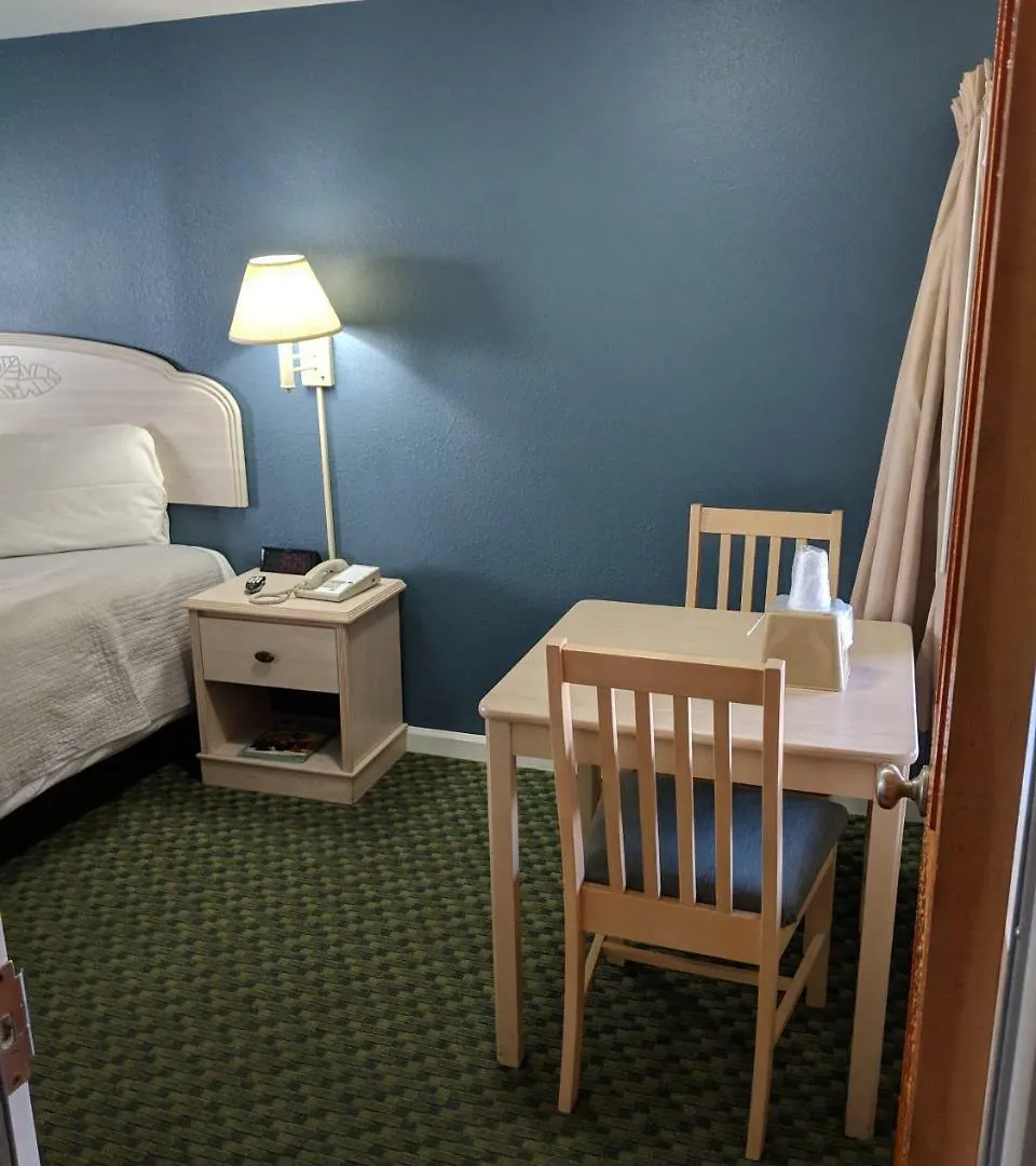 Crystal Sands Motel