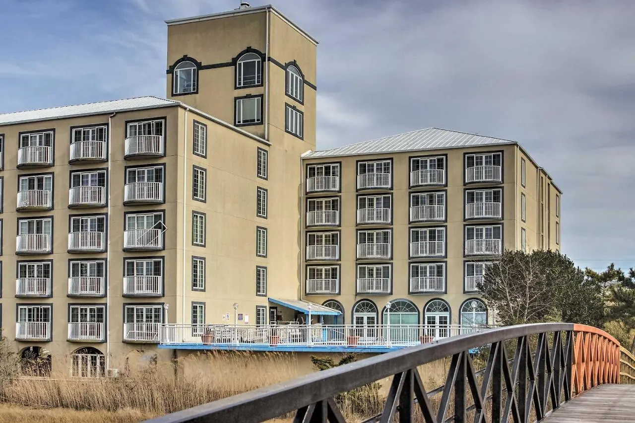 Ocean With Bay View And Walkable Location! Lägenhet